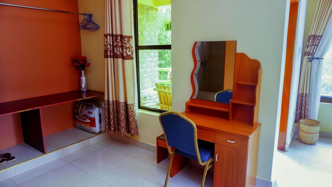 Bunyonyi Overland Resort Kabale Bagian luar foto